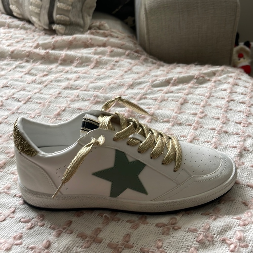 NWT Talulah Golden Goose Dupes